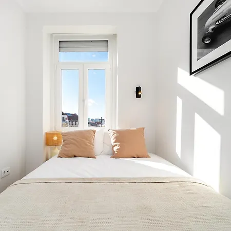Stylish 2br With Amazing Natural Light By Soulplaces *