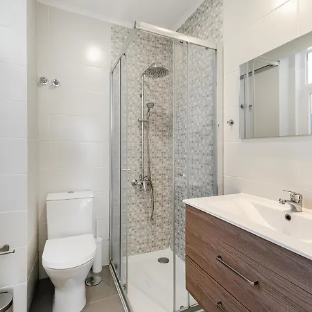 Stylish 2br With Amazing Natural Light By Soulplaces *